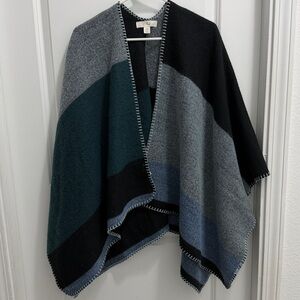 FRANCESCA'S Green Blue Color Block Shawl Poncho Acrylic Blanket Scarf RUANA